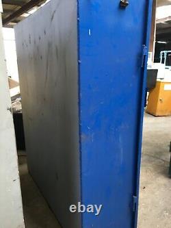 Heavy Duty Steel 2 Door Cabinet With Shelves (5037)