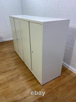 Armoires en métal robustes / 2 étagères / 80 cm de large / 110 cm de hauteur / 47 cm de profondeur